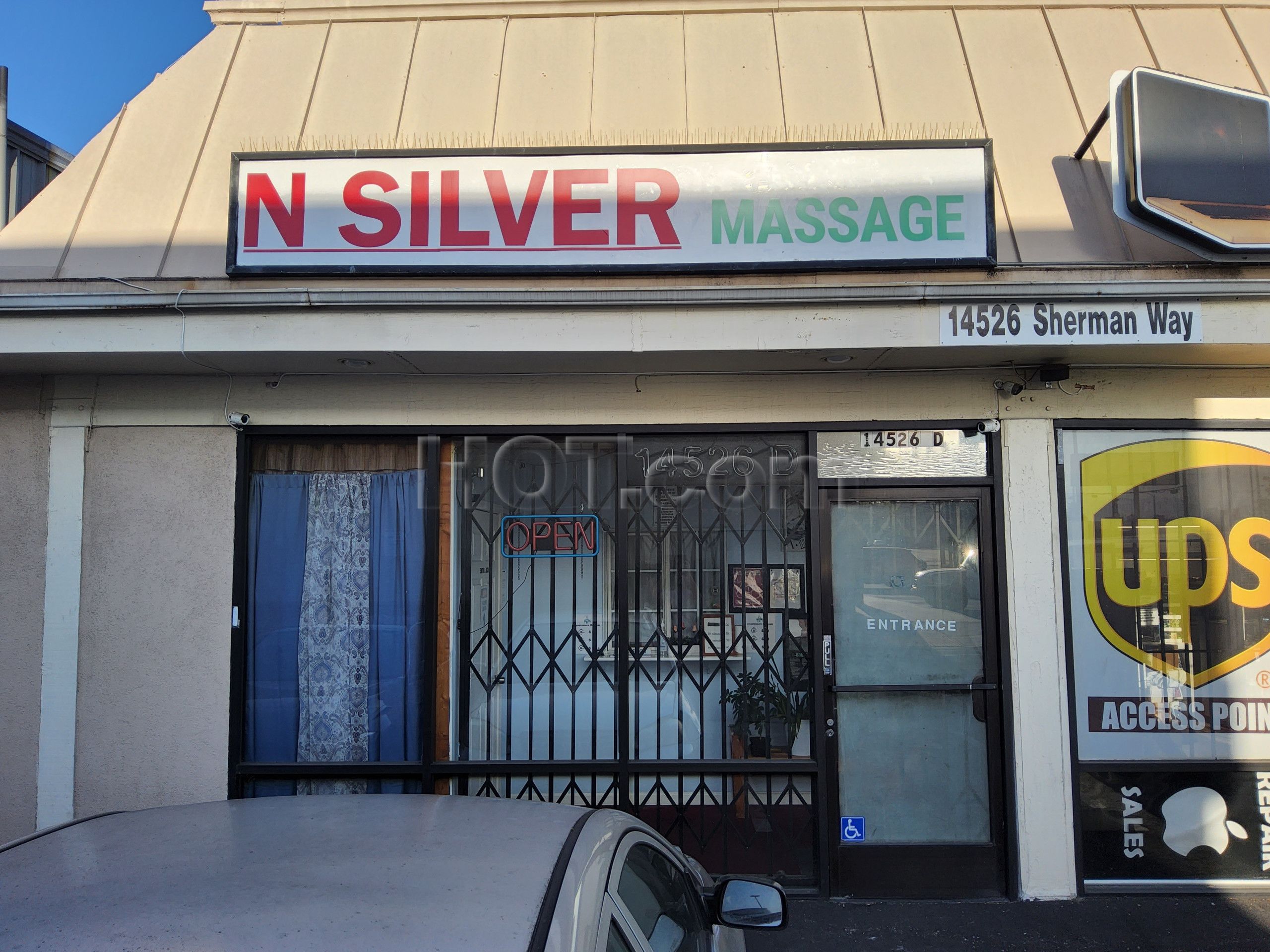 Van Nuys, California N Silver Massage