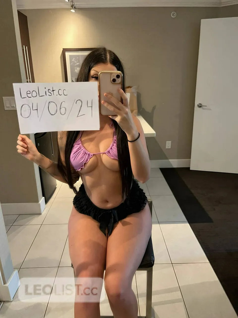 Escorts Ottawa, Ontario SEXY EMMA READY TO PARTY ! OUTCALL ONLY