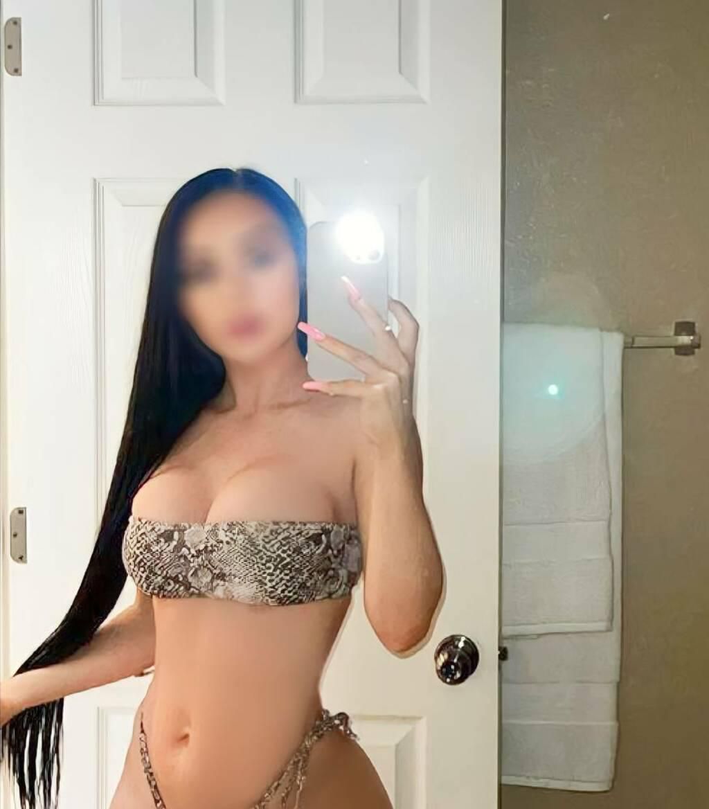 Escorts Vancouver, British Columbia Asian, Indian, White