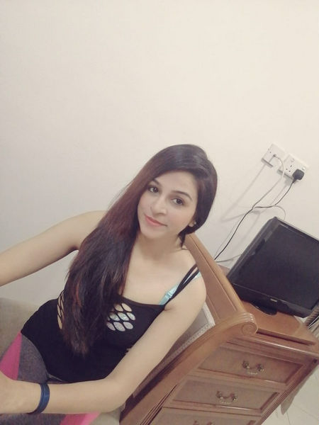 Escorts Abu Dhabi, United Arab Emirates Kritika Indian Girl