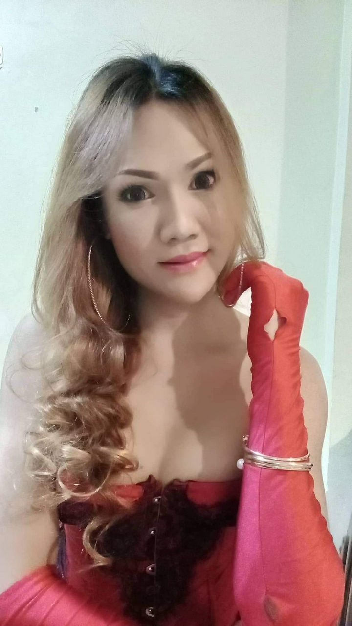 Escorts Makati City, Philippines Horny Mistress for kinky fun in Makati