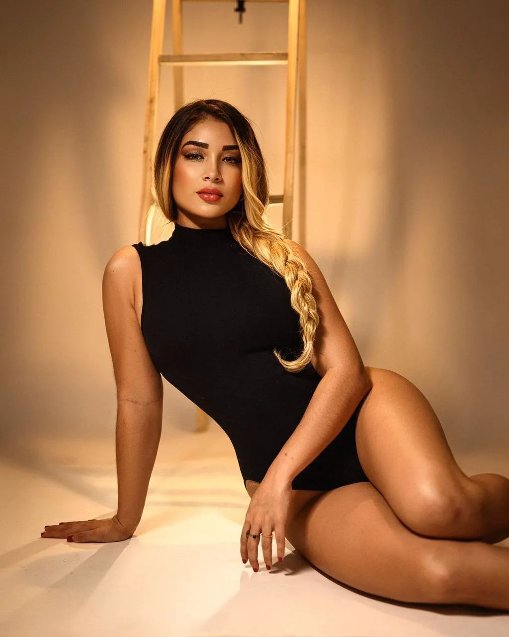 Escorts Medellin, Colombia Valentina