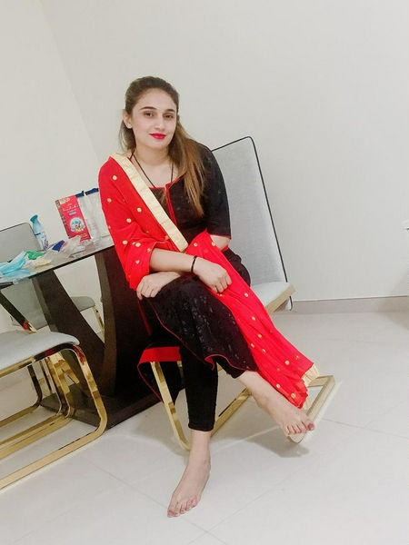 Escorts United Arab Emirates Mehak Indian Girl