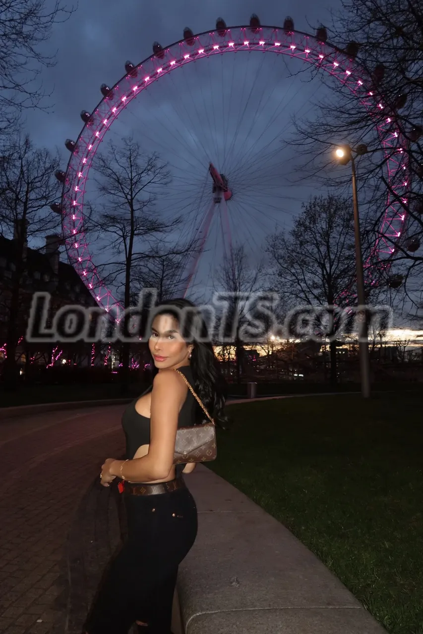 Escorts London, England WILDEST FILIPINA  JONNA