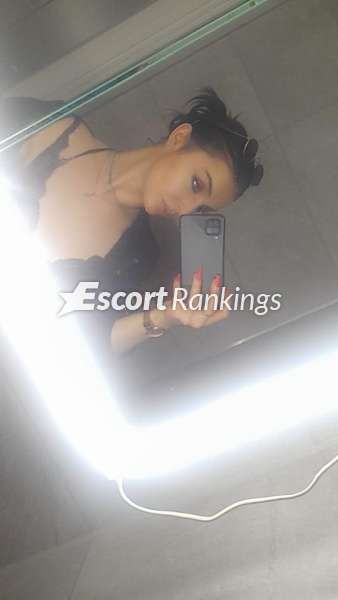 Escorts Welwyn Garden City, England KHLOE BELLA