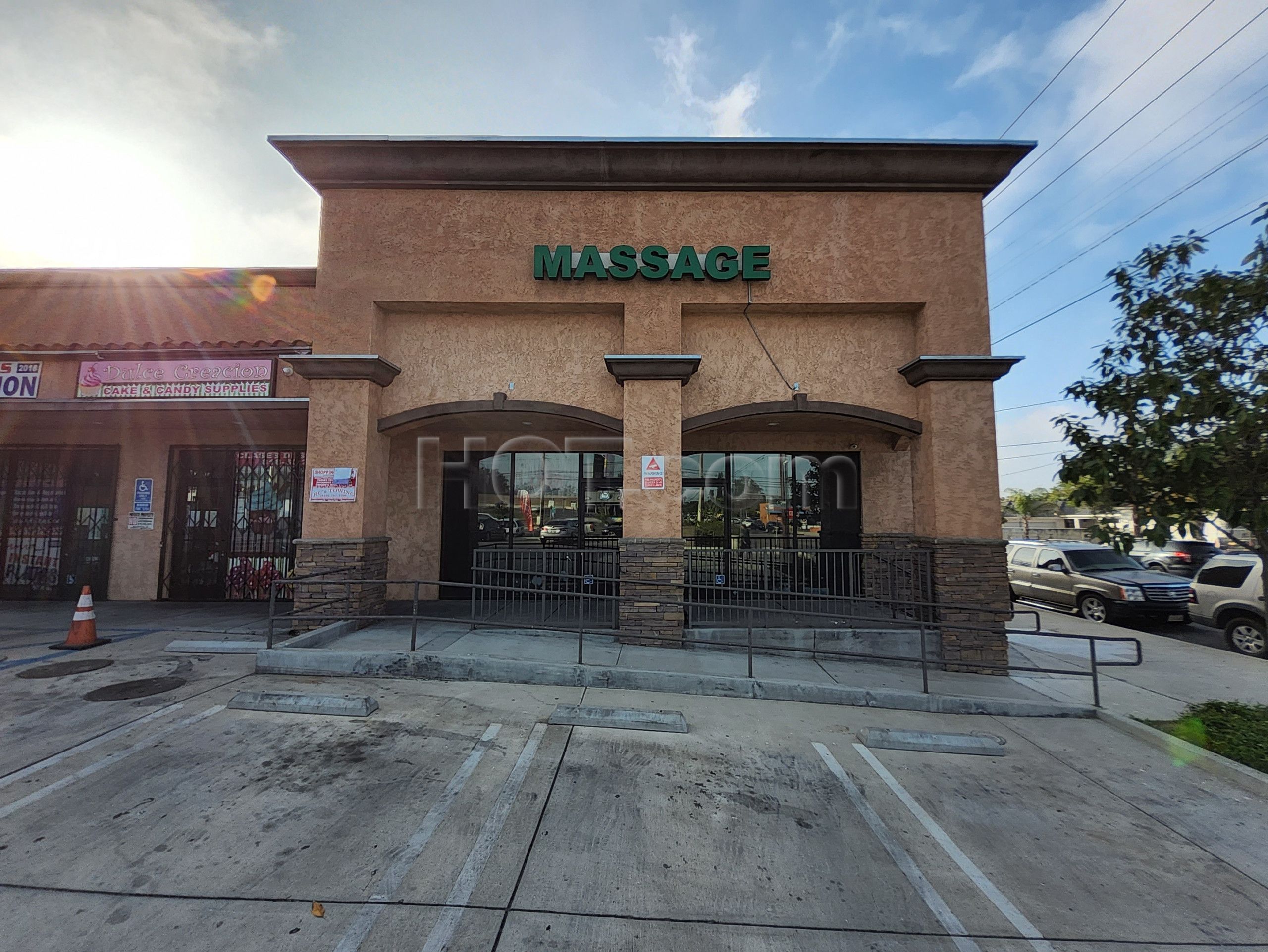 San Fernando, California U Spa Massage