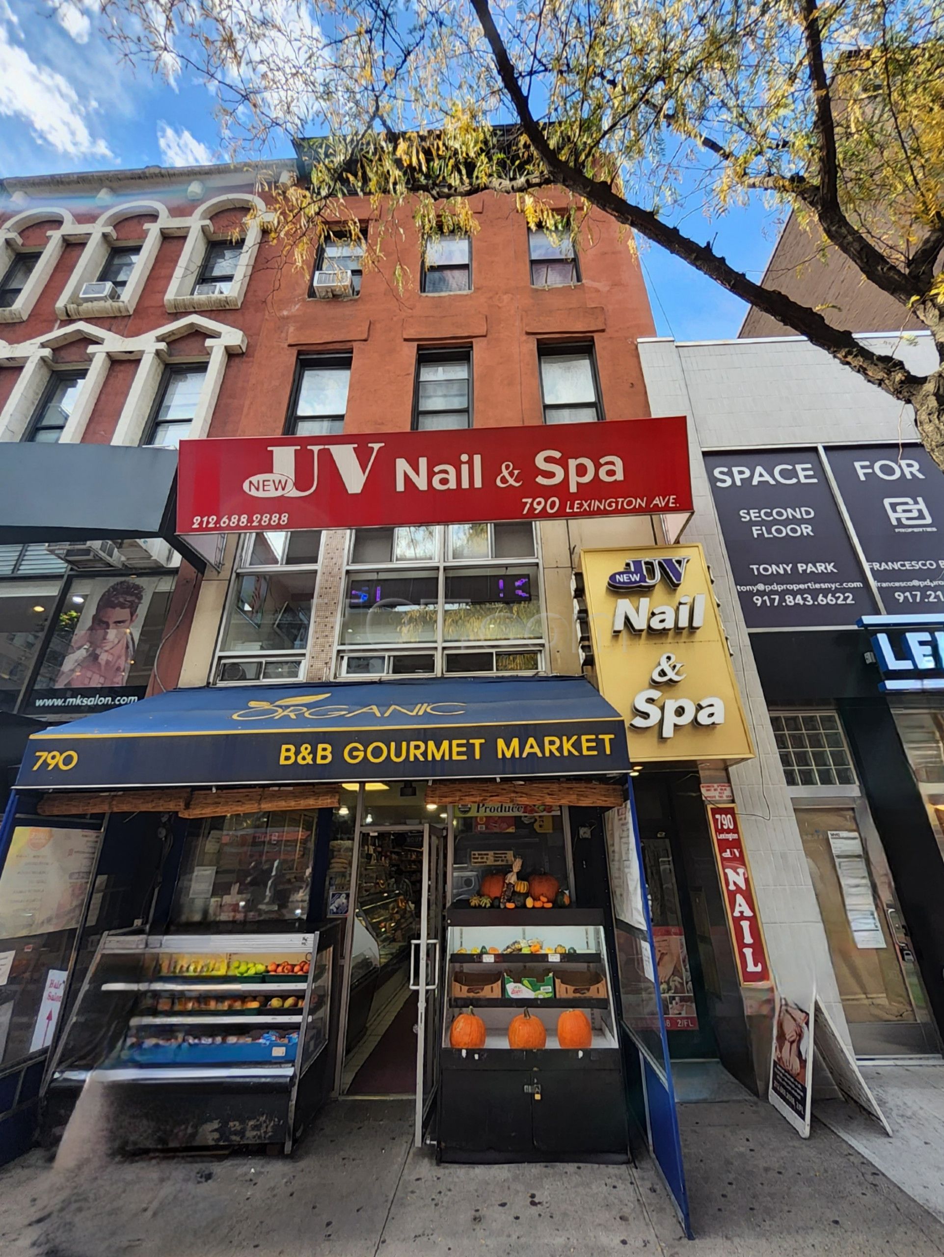 New York City, New York New UV Nails and Spa