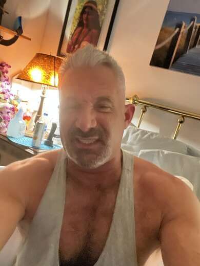 Escorts Oakland, California Muscular Silver Fox Daddy Fantasy!