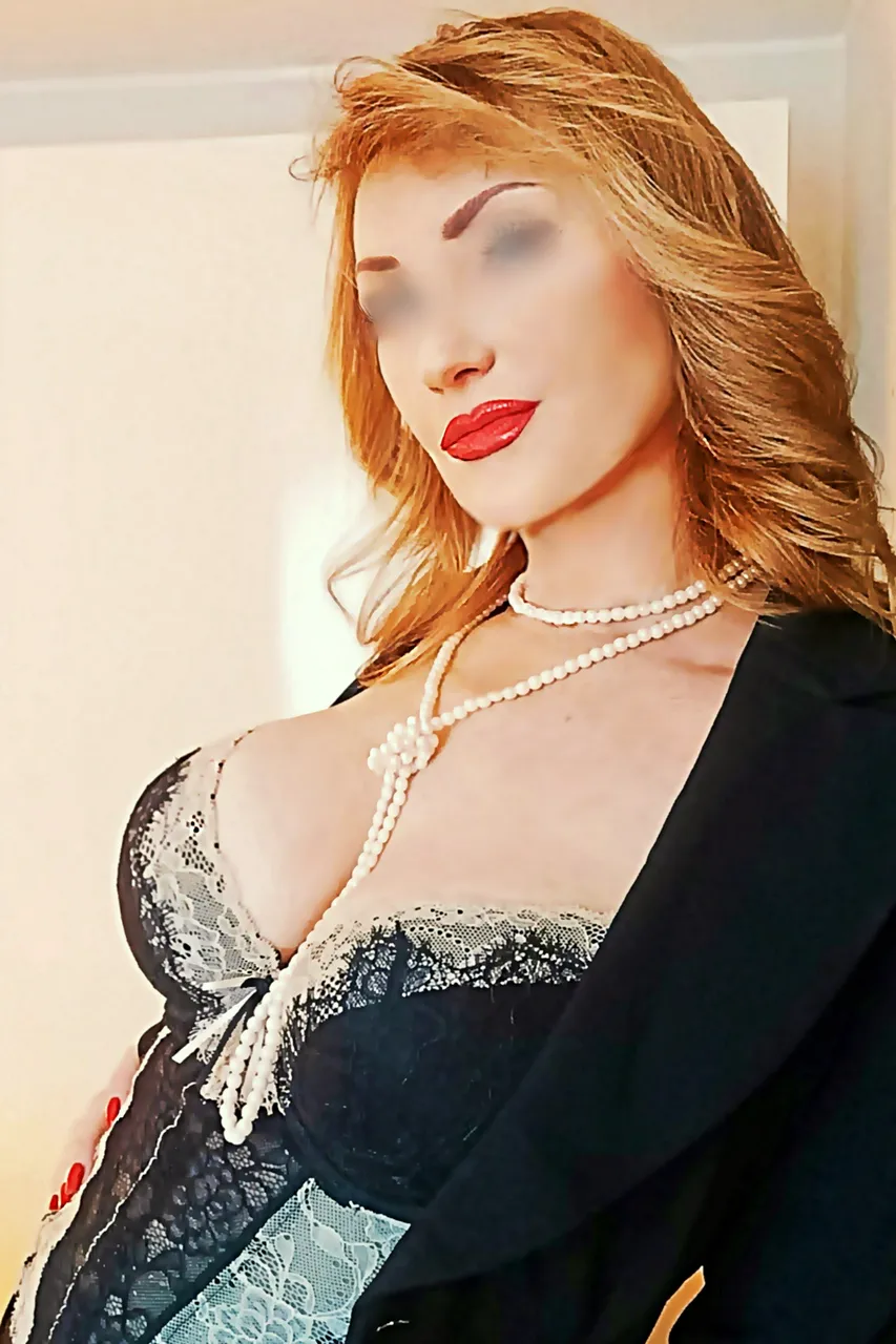 Escorts Milan, Italy Cecil Mature Lux