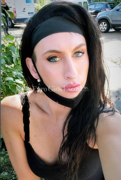 Escorts London, England Dinar