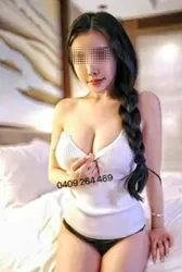 Escorts Perth, Australia A radiant sweetheart arrives in the Cannington area, embraced by the warm kiss of the sun..