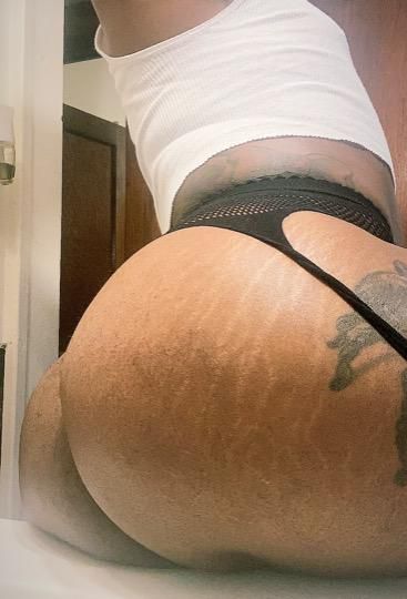 * VISITING * for a limited time !! creamy fun with JUICY . have you cumin all night 😘 👅🎂 💦💧💧