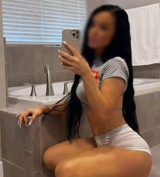 Escorts Edmonton, Alberta Vanessa