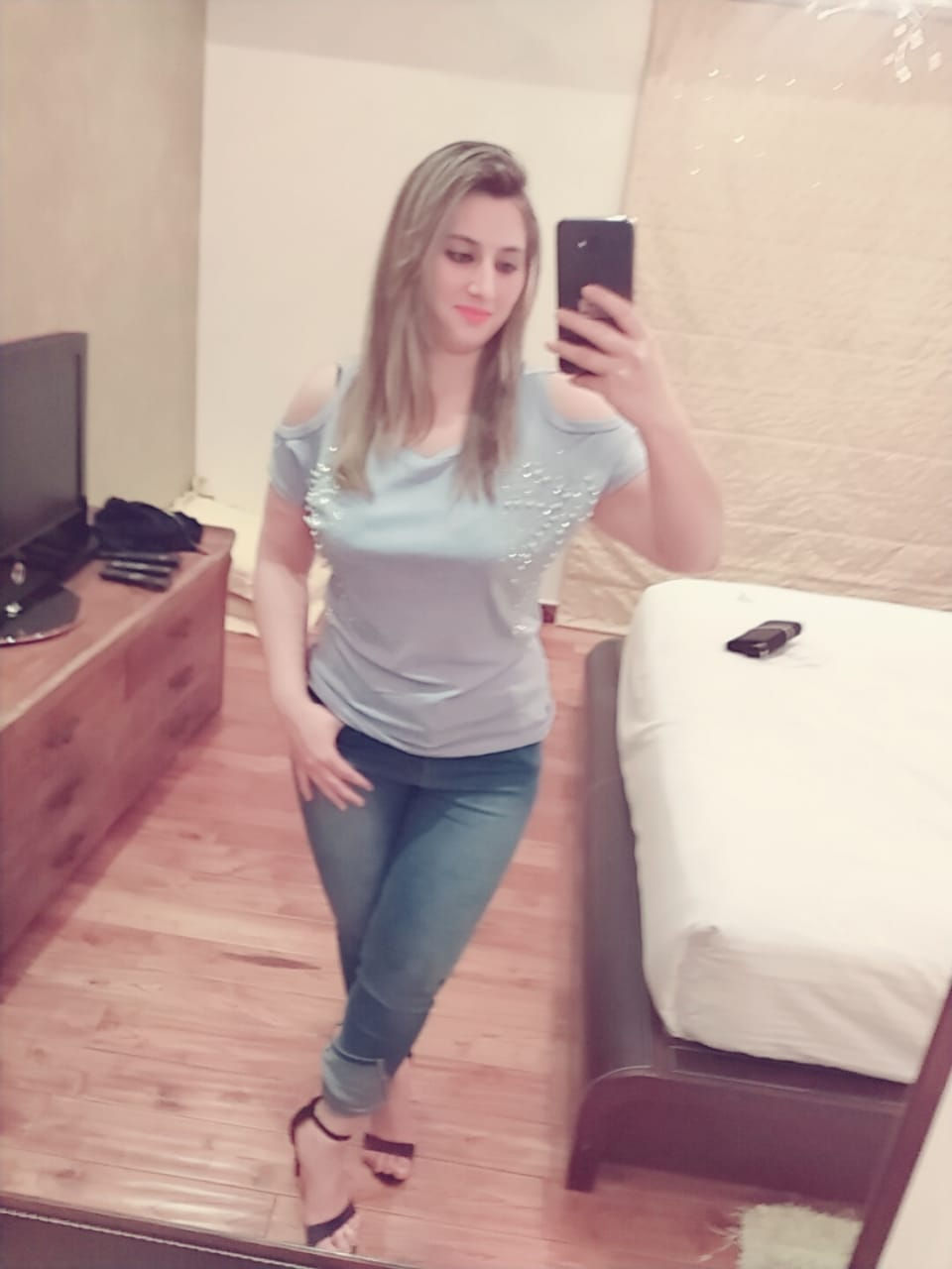 Escorts Dubai, United Arab Emirates Anamika Shah