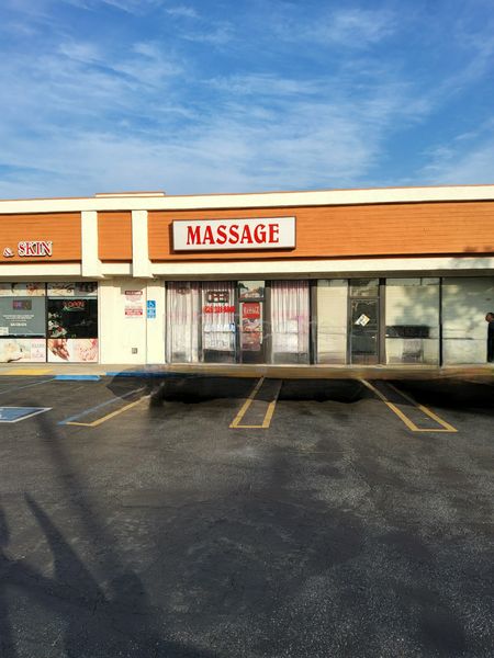 Massage Parlors Reseda, California RESEDA