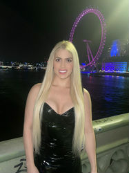 Escorts Dubai, United Arab Emirates Shemale TOP Brazilian