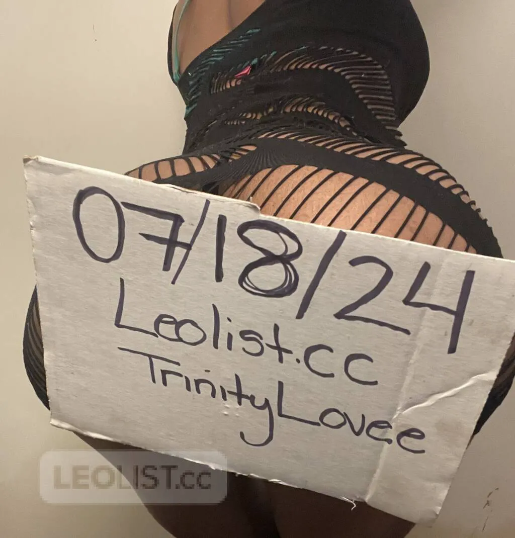 Escorts Niagara Falls, Ontario party girl new in town trinity lovee NIAGARA FALLS