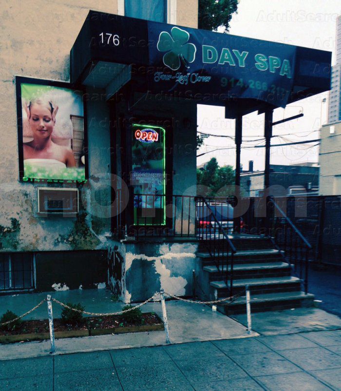 New Rochelle, New York Four Leaf Clover Spa