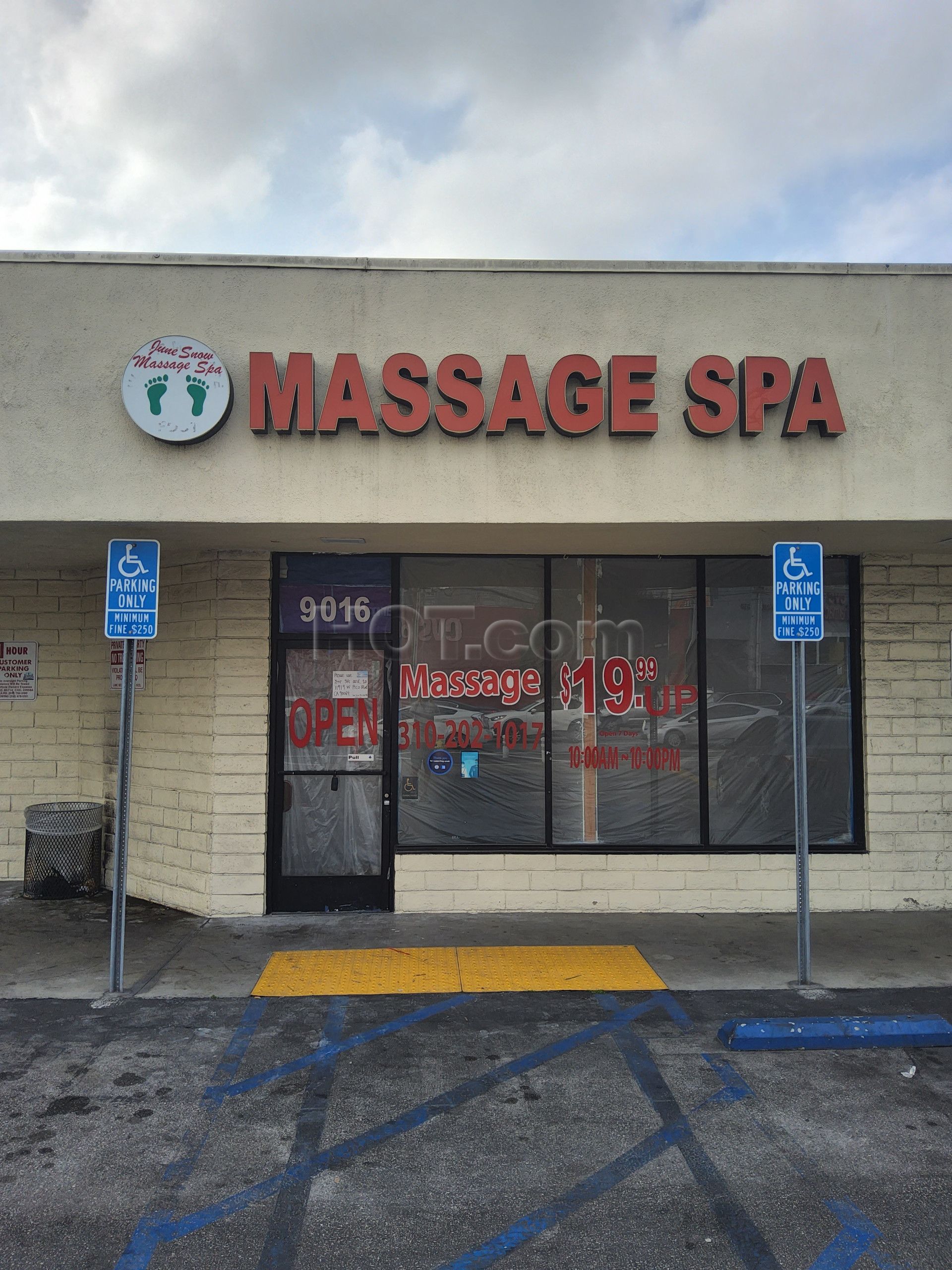 Culver City, California June Snow Massage Spa