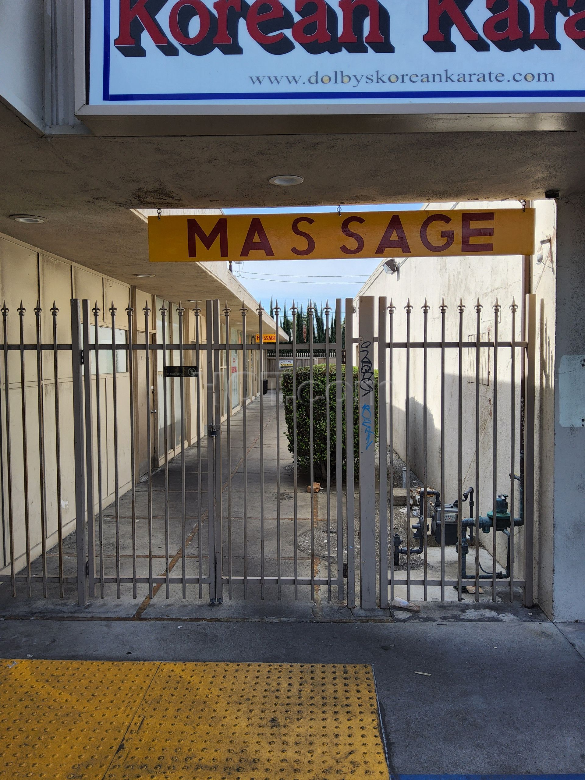 Lakewood, California Lily’s Massage