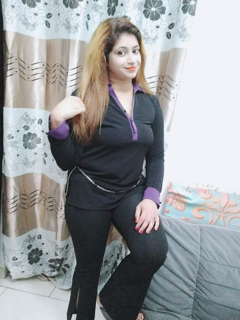 Escorts Dubai, United Arab Emirates Soniya Busty Milf