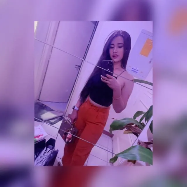 Escorts Dubai, United Arab Emirates New Mia Transgender Petite