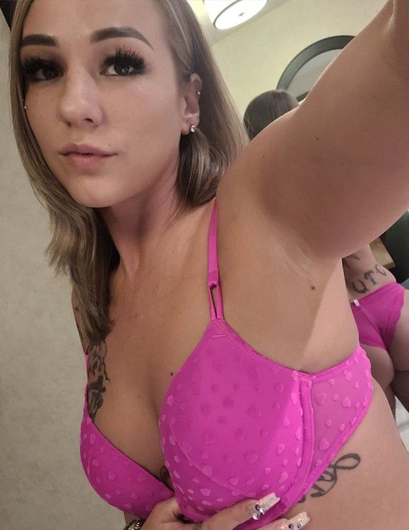 Escorts Martinez, California AshleeDaylee