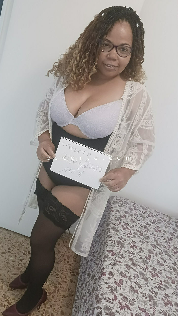 Escorts Melun, France FEMME JOLIE MULATRE