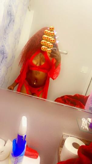 Escorts Tampa, Florida available right now sexi ebony girl