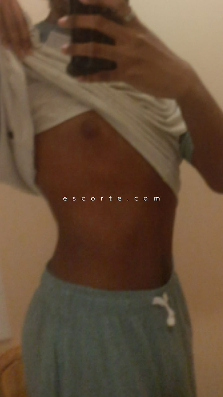 Escorts Nancy, France escorte boy gay