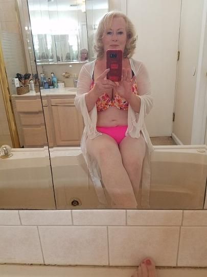 Escorts Santa Barbara, California 💛Older Mom💞 Oral fun💋💛 💋I am available now❤Special service For any guys💛Ready To fun💛Incall,💛outcall