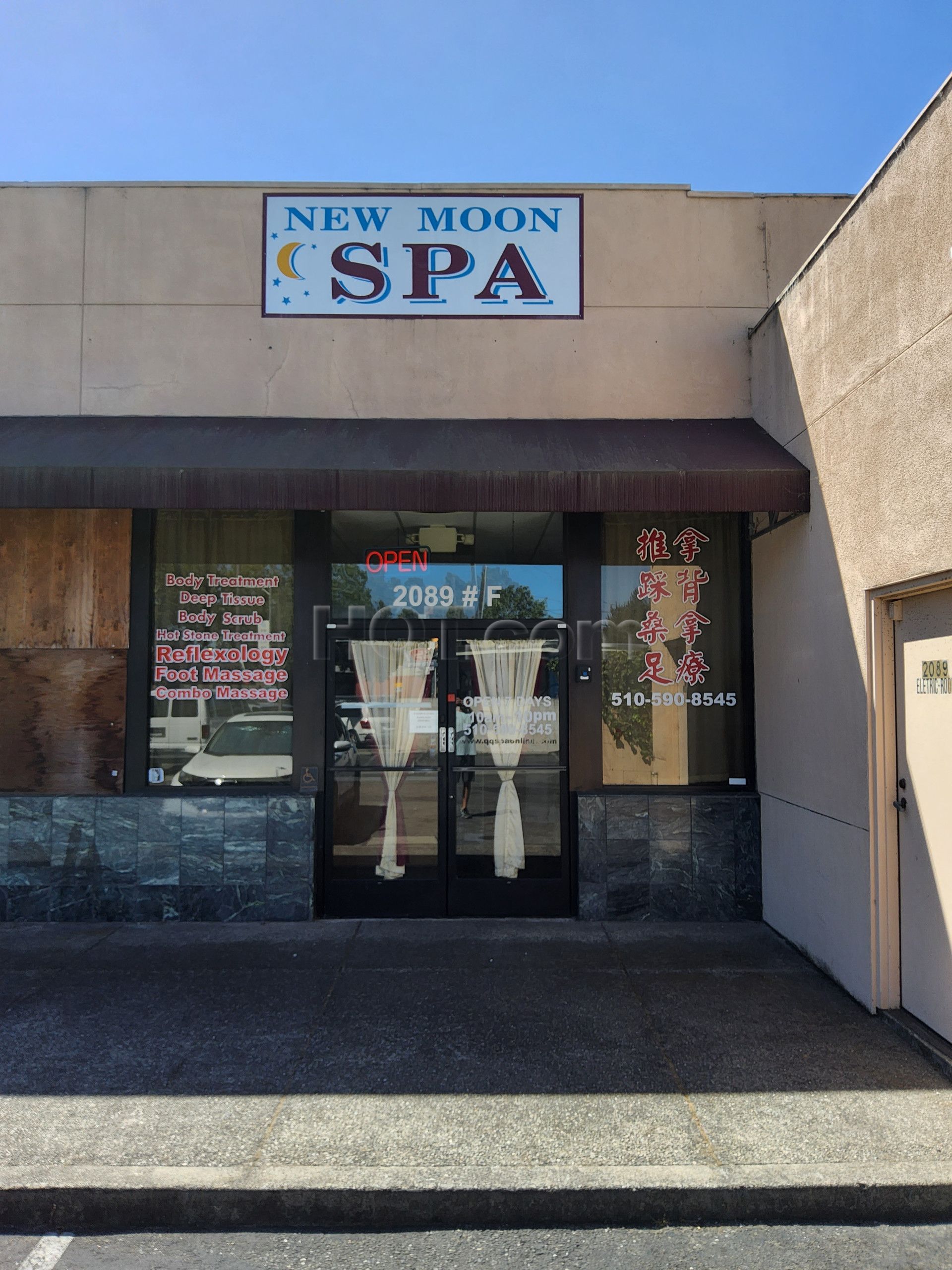 San Leandro, California New Moon Spa