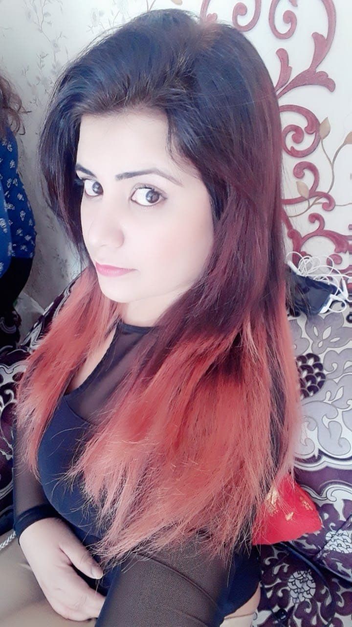 Escorts Abu Dhabi, United Arab Emirates Simran Indian Girl