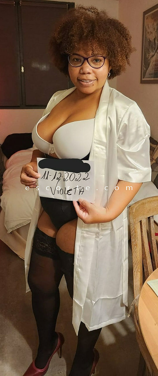 Escorts Melun, France FEMME JOLIE MULATRE