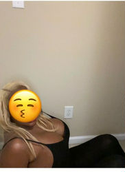 Escorts Raleigh, North Carolina Cum and play along with kam