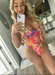 Escorts Orlando, Florida Bombshell Kelsey