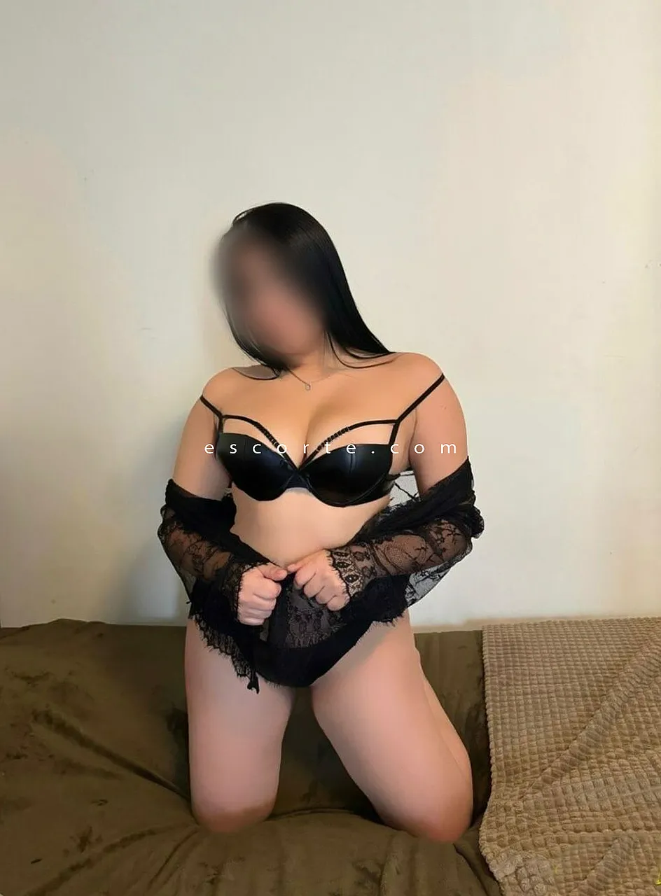 Escorts Bordeaux, France Sabrina