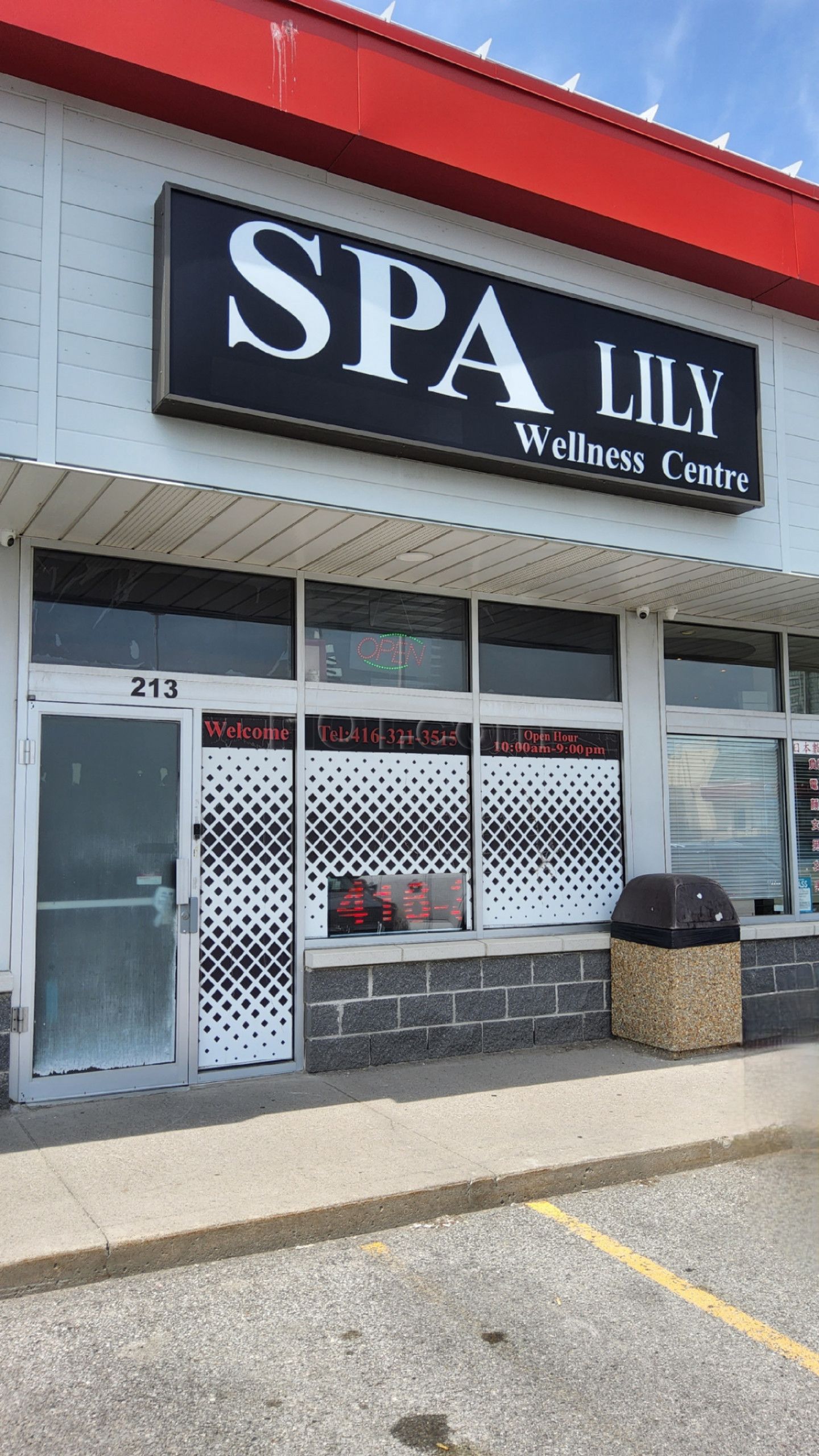 Toronto, Ontario Spa Lily