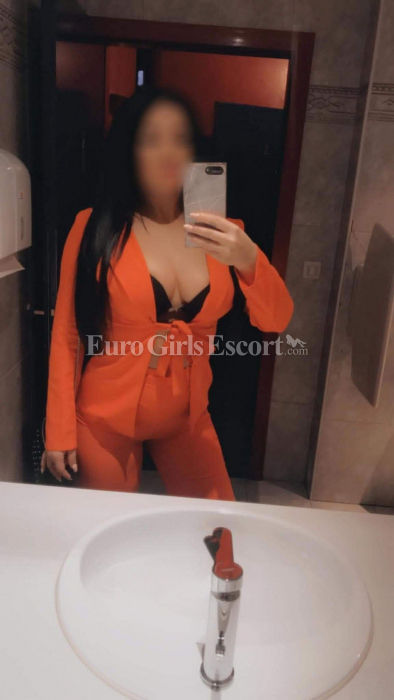 Escorts Mainz, Germany New Edina