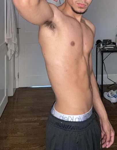 Escorts Boston, Massachusetts OPEN MINDED - YOUNG GUY