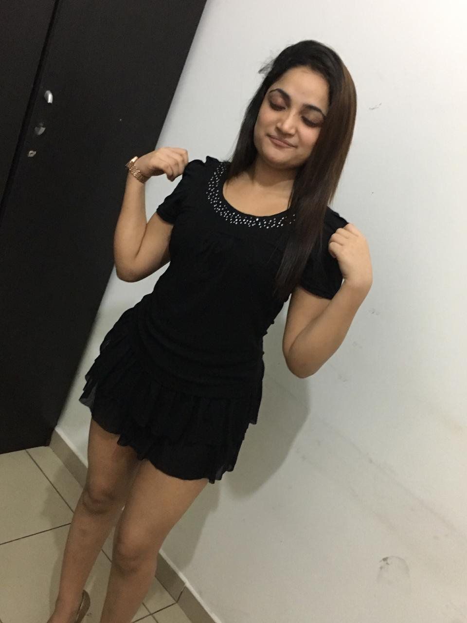 Escorts Dubai, United Arab Emirates Anjali Big Busty Girl