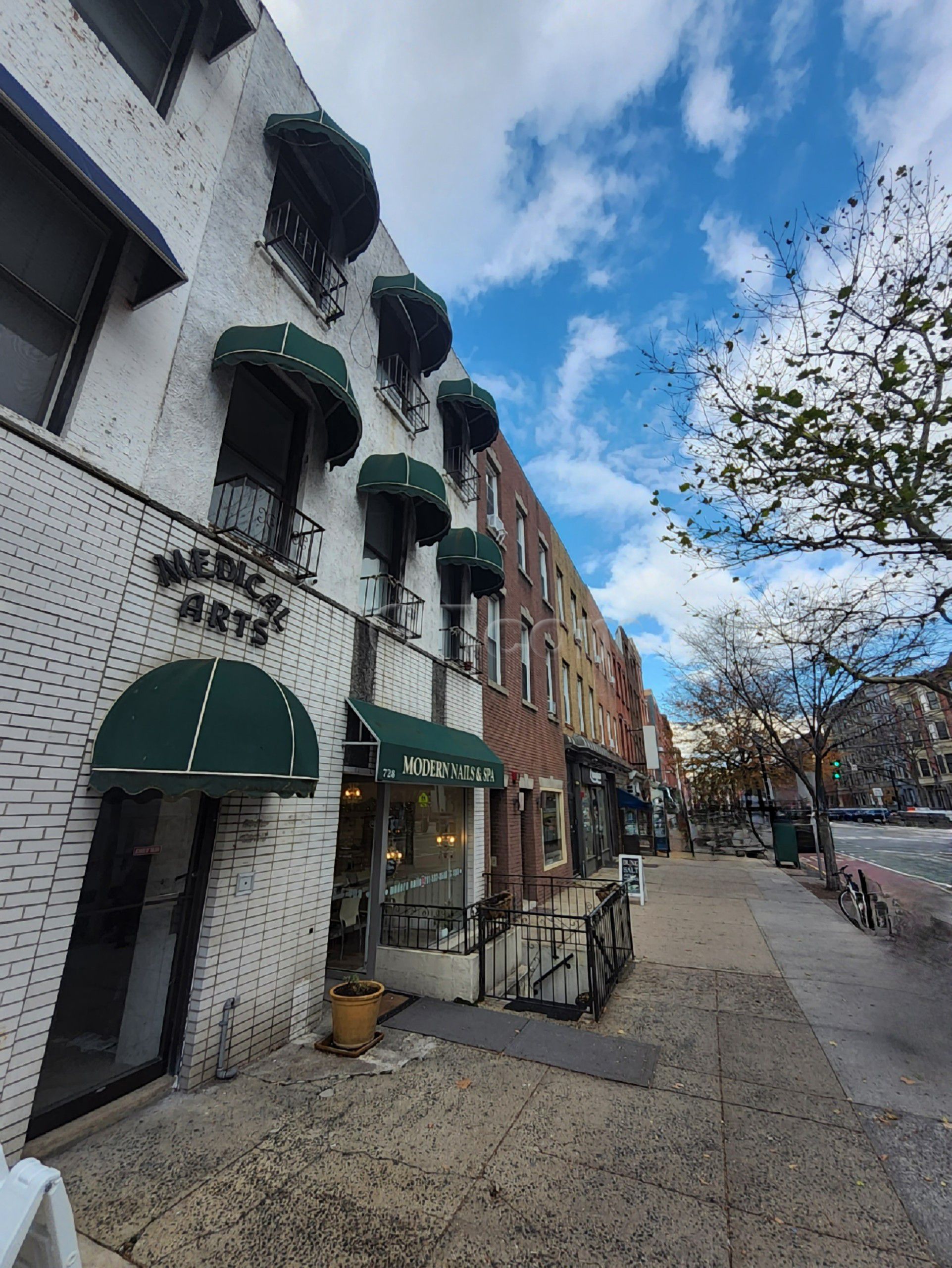 Hoboken, New Jersey Modern Nails and Spa