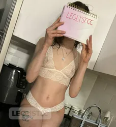 Escorts Kitchener, Ontario DUOS,OUTCALLS+CARCALLS Old ad got deleted hence not verified