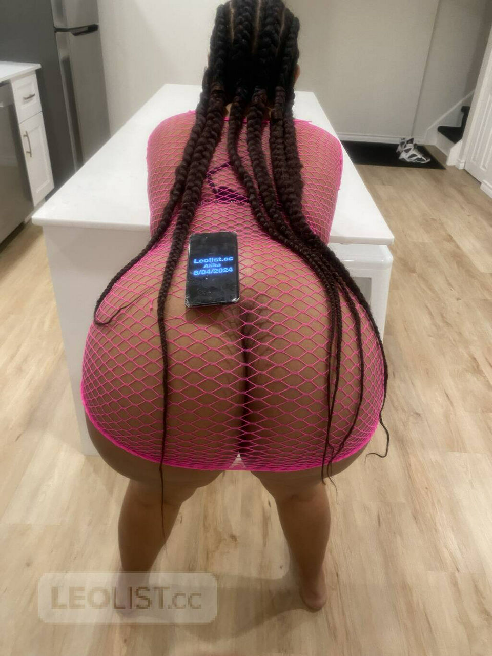 Escorts Brampton, Ontario LAST DAY, IM ALREADY PLAYING WITH MY CLIT COME HELP ME PAPI